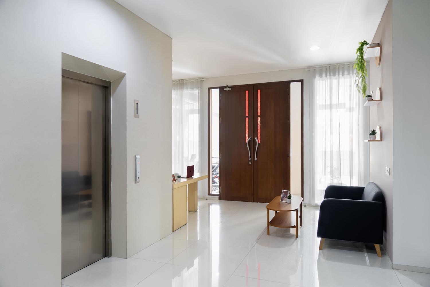 Cove Mk House Senopati Hotel Джакарта Екстериор снимка